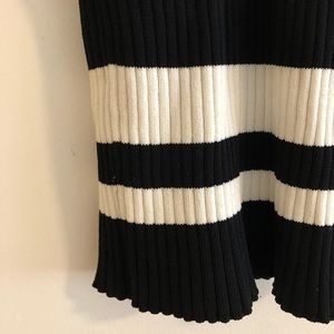 Knee length stretch pencil skirt